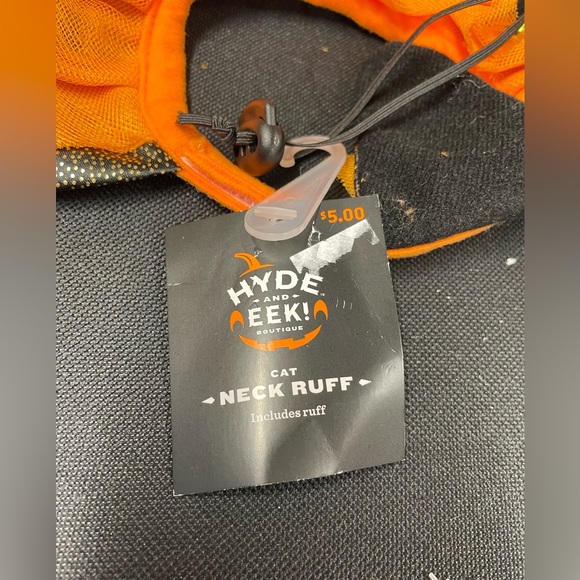 Dog outfit Witches hat, and cat ruff - Picture 7 of 8